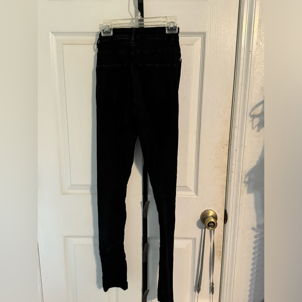 Fashion Nova Ripped Skinny Jeans size 1/2